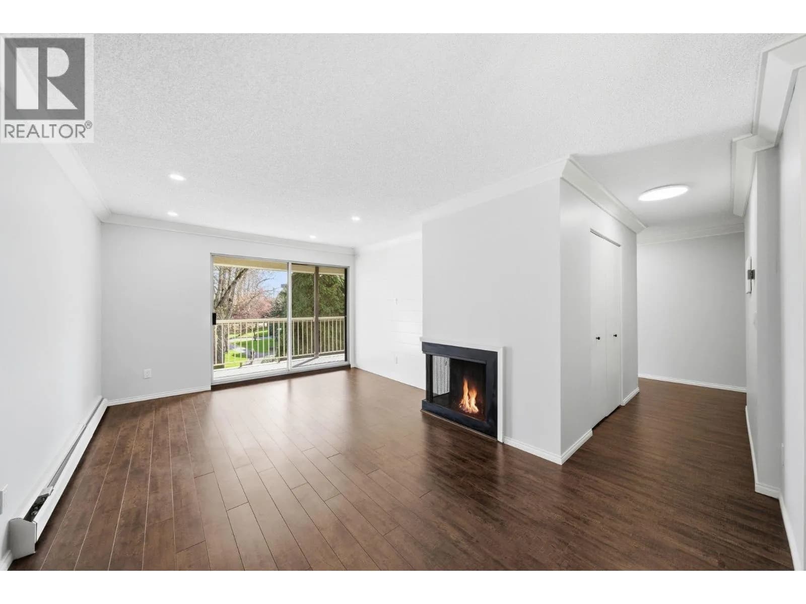 #208 10631 NO. 3 ROAD, Richmond, BC photo 3