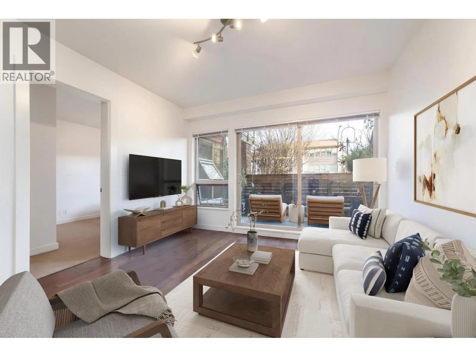 #109 1033 ST. GEORGES AVENUE, North Vancouver, BC photo 2