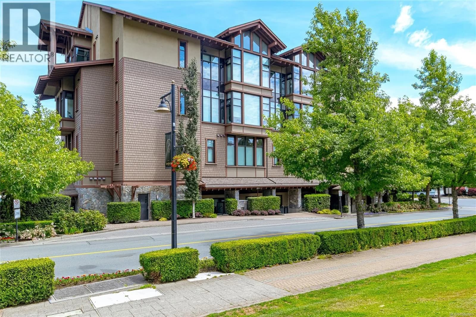 2049 Country Club Way, Langford