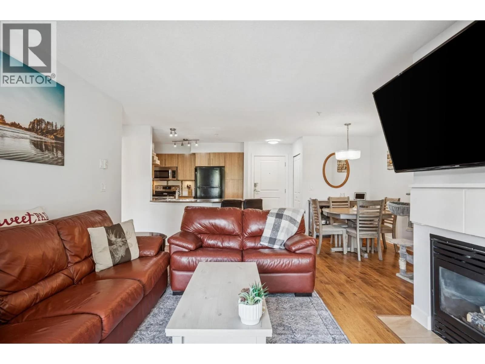 #305 12020 207A STREET, Maple Ridge, BC photo 2