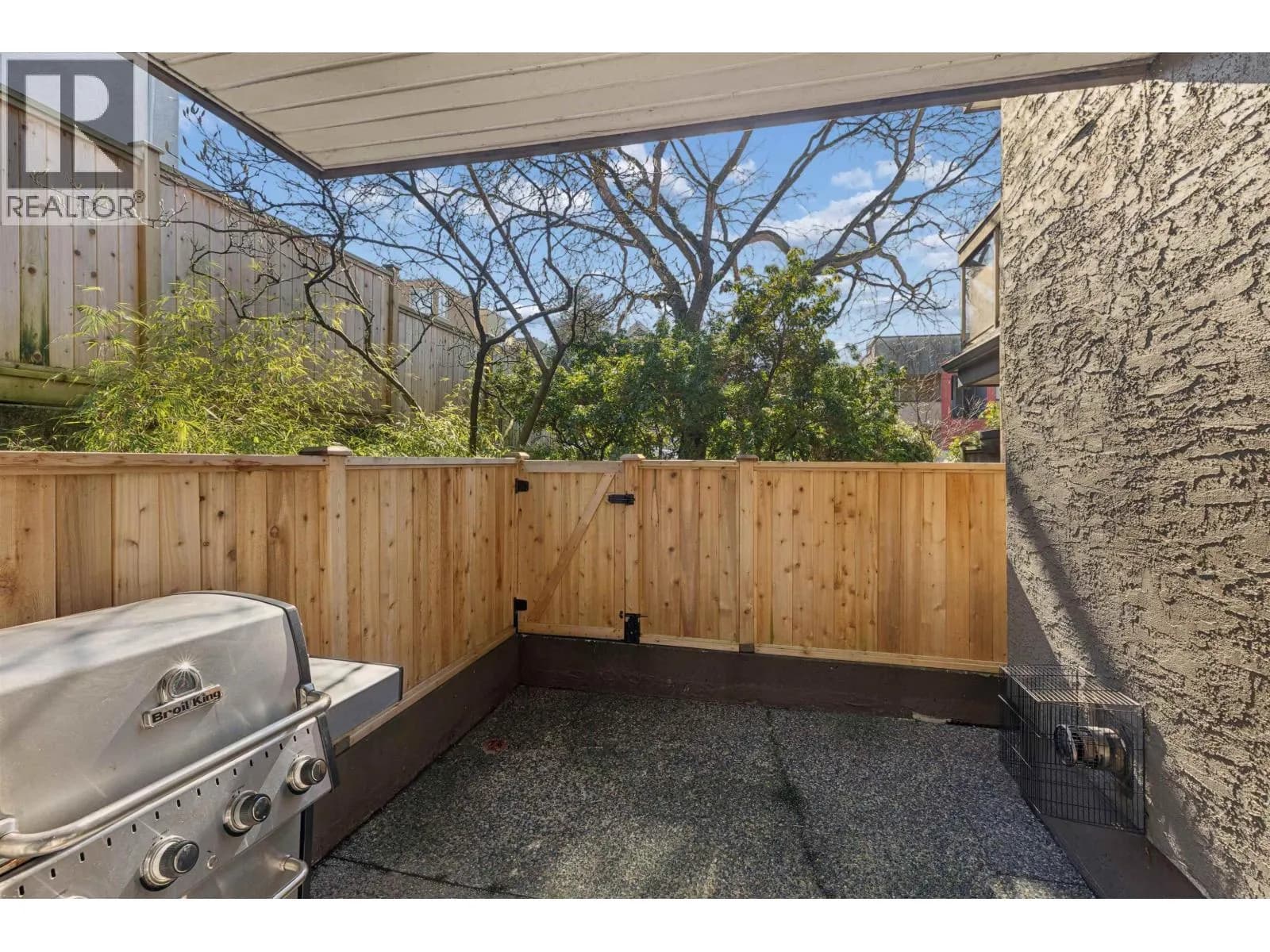 #102 1689 E 4TH AVENUE, Vancouver, BC photo 2