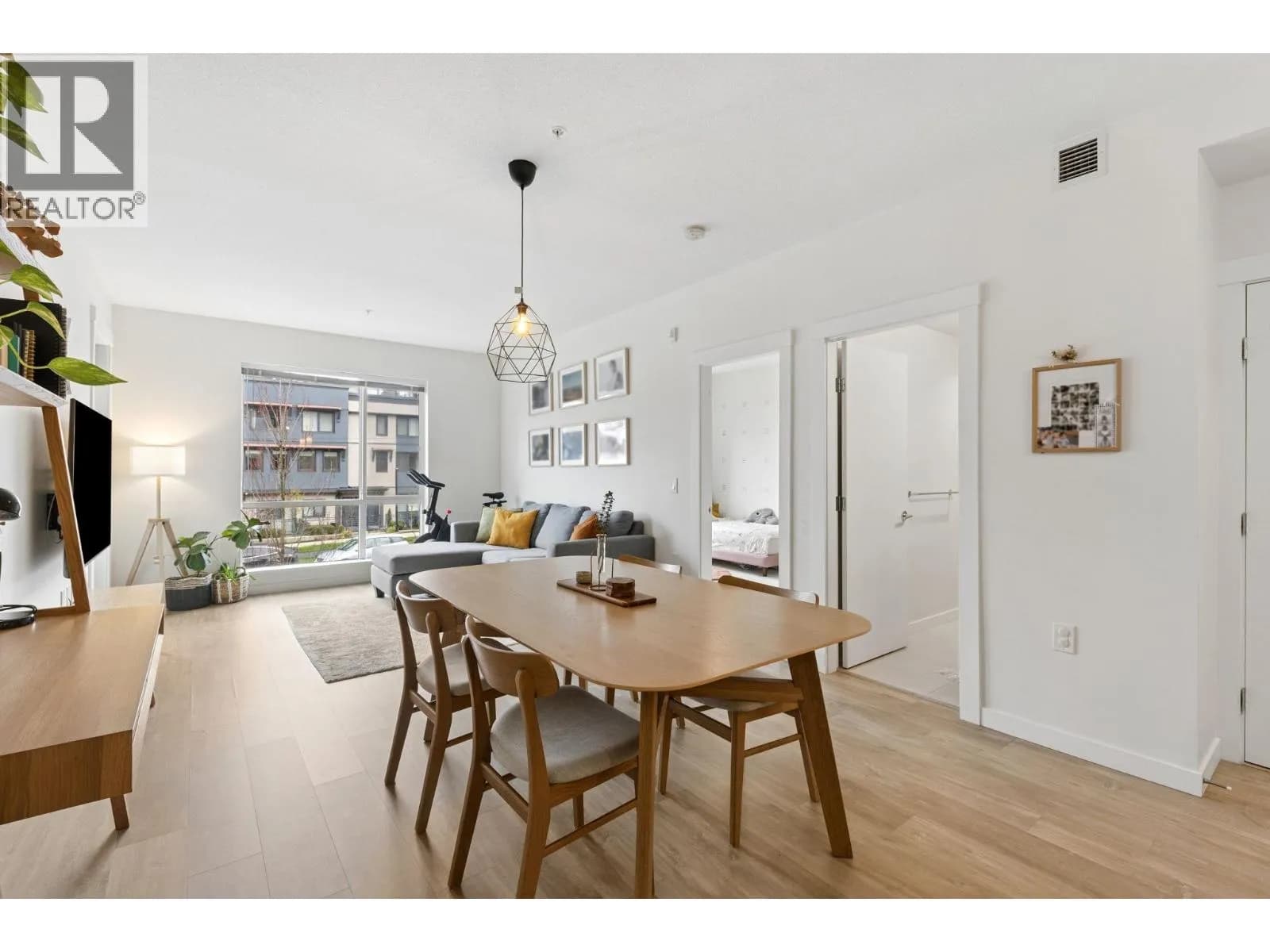 #211 625 E 3RD STREET, North Vancouver, BC photo 5