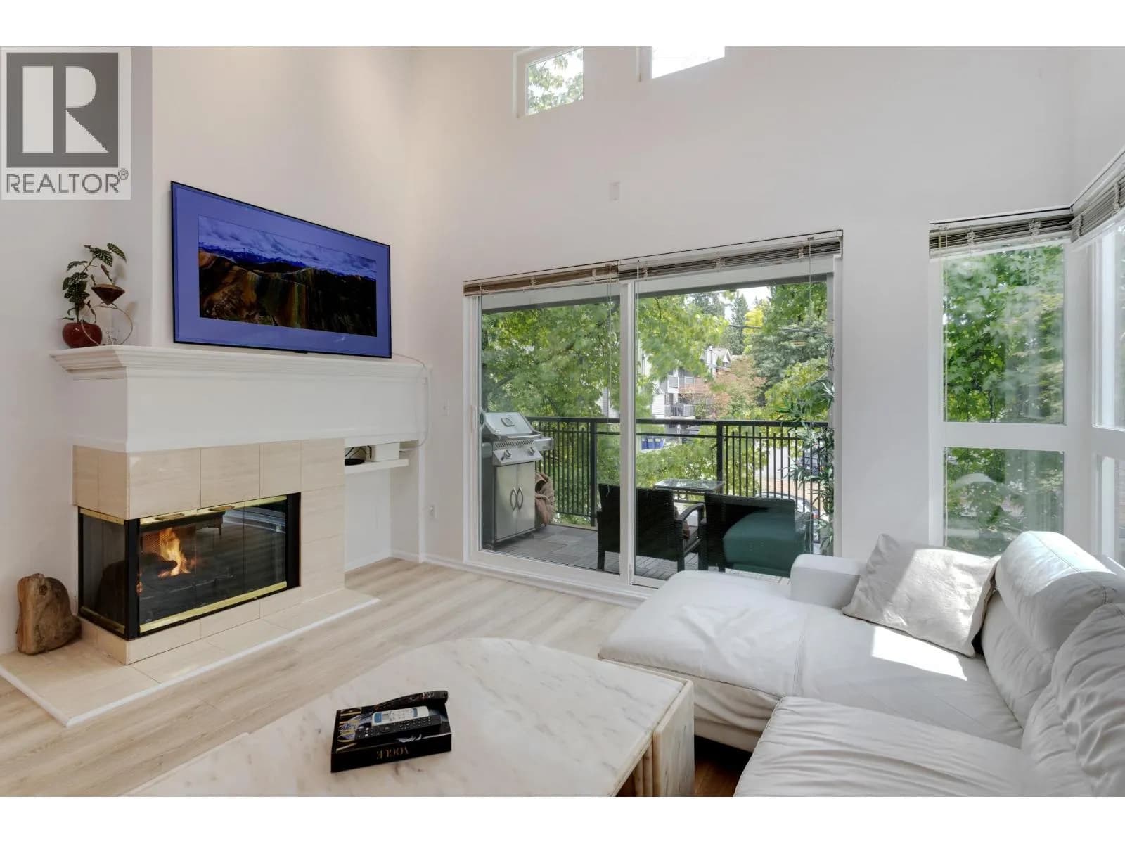 #403 106 W KINGS ROAD, North Vancouver, BC photo 5
