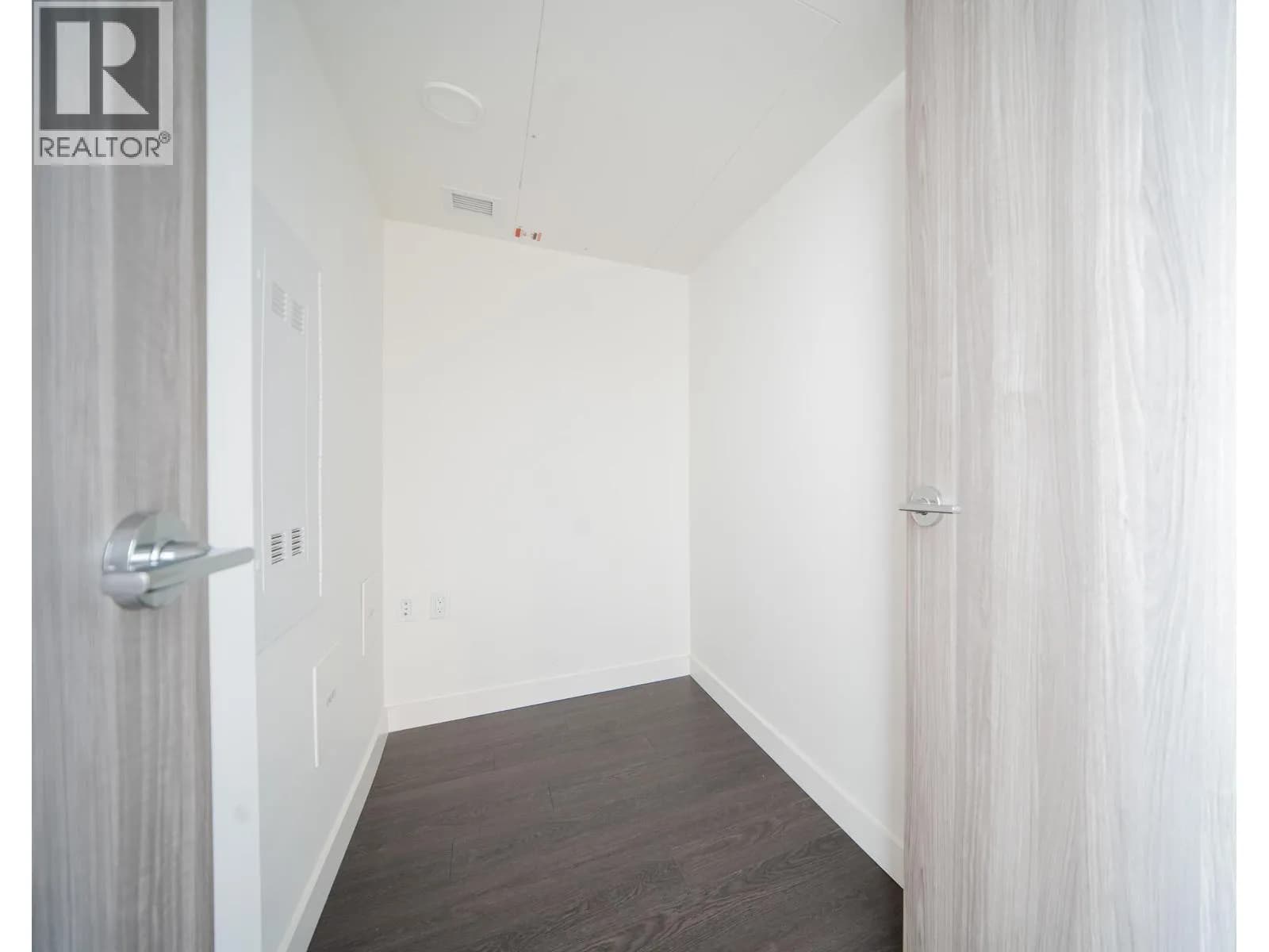 #1107 433 SW MARINE DRIVE, West Vancouver, BC photo 5