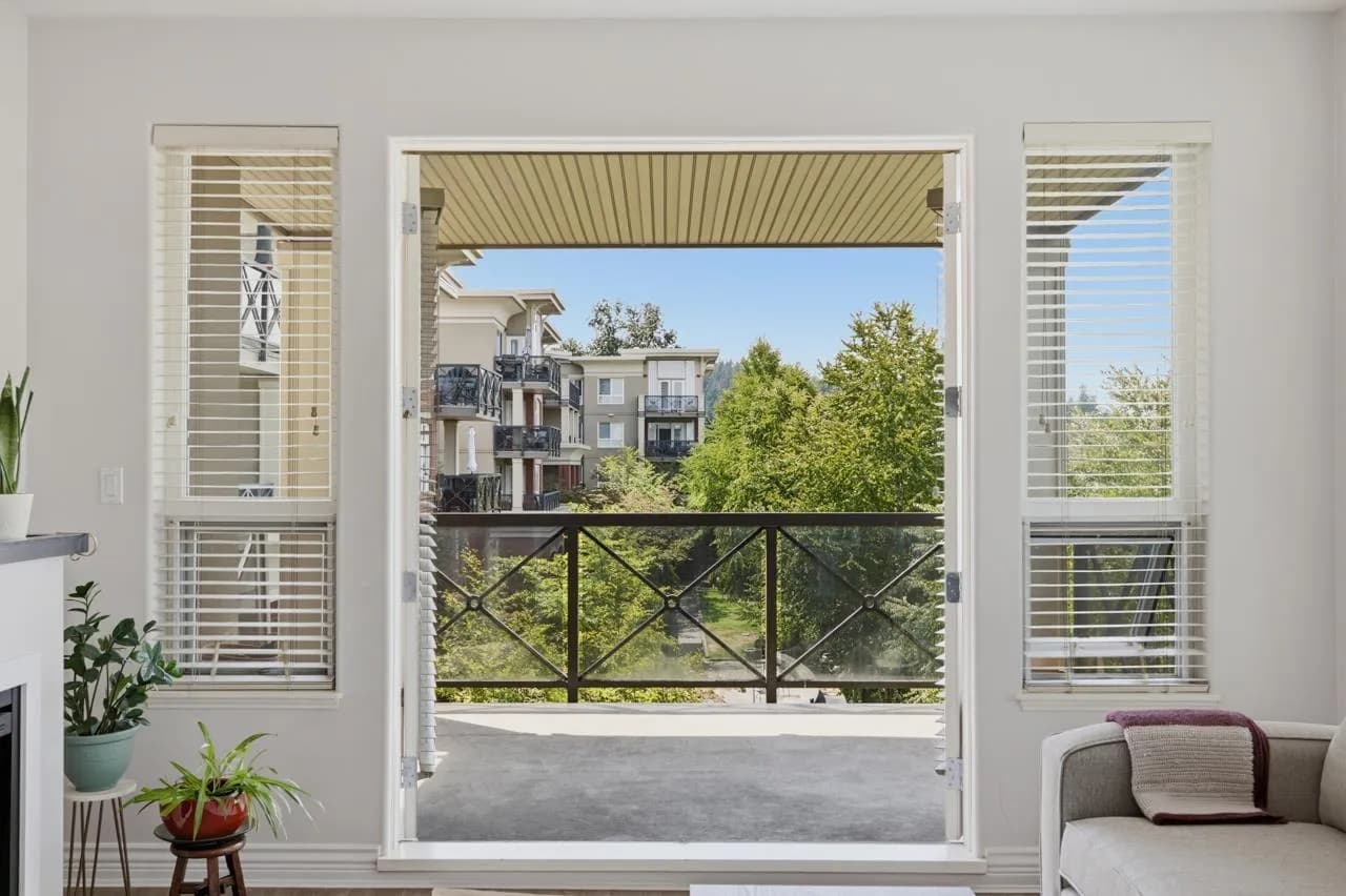 #319 2970 KING GEORGE BOULEVARD, Surrey, BC photo 4