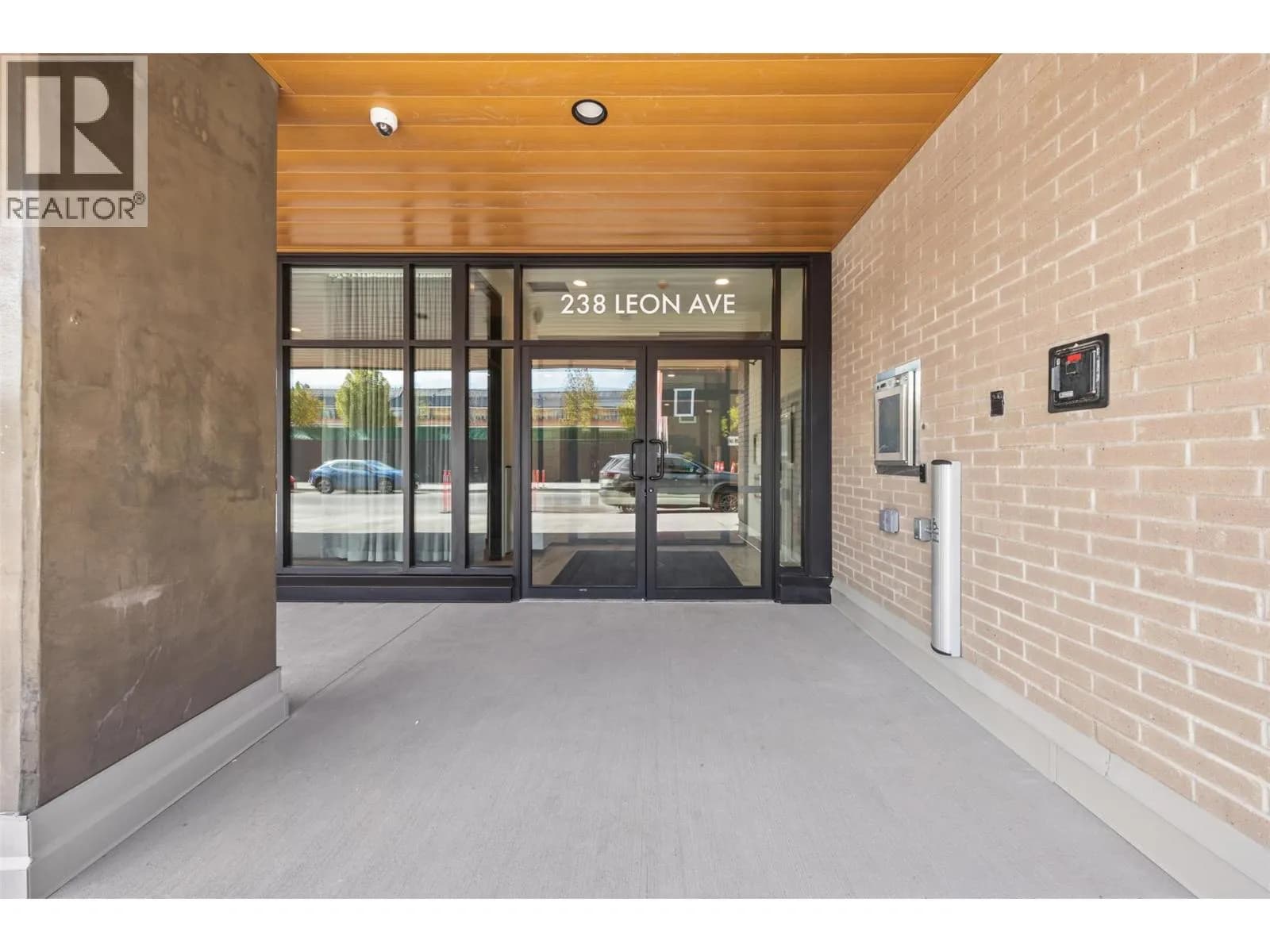 #2602 1626 Water Street Street, Kelowna, BC photo 3