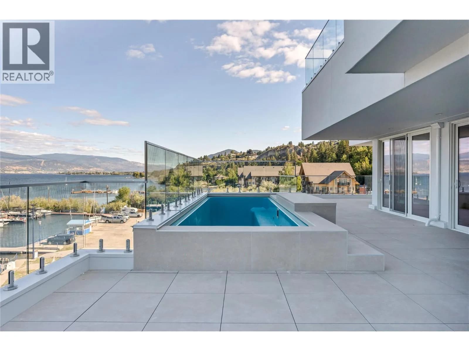 #401 13415 Lakeshore Drive S, Summerland, BC photo 3