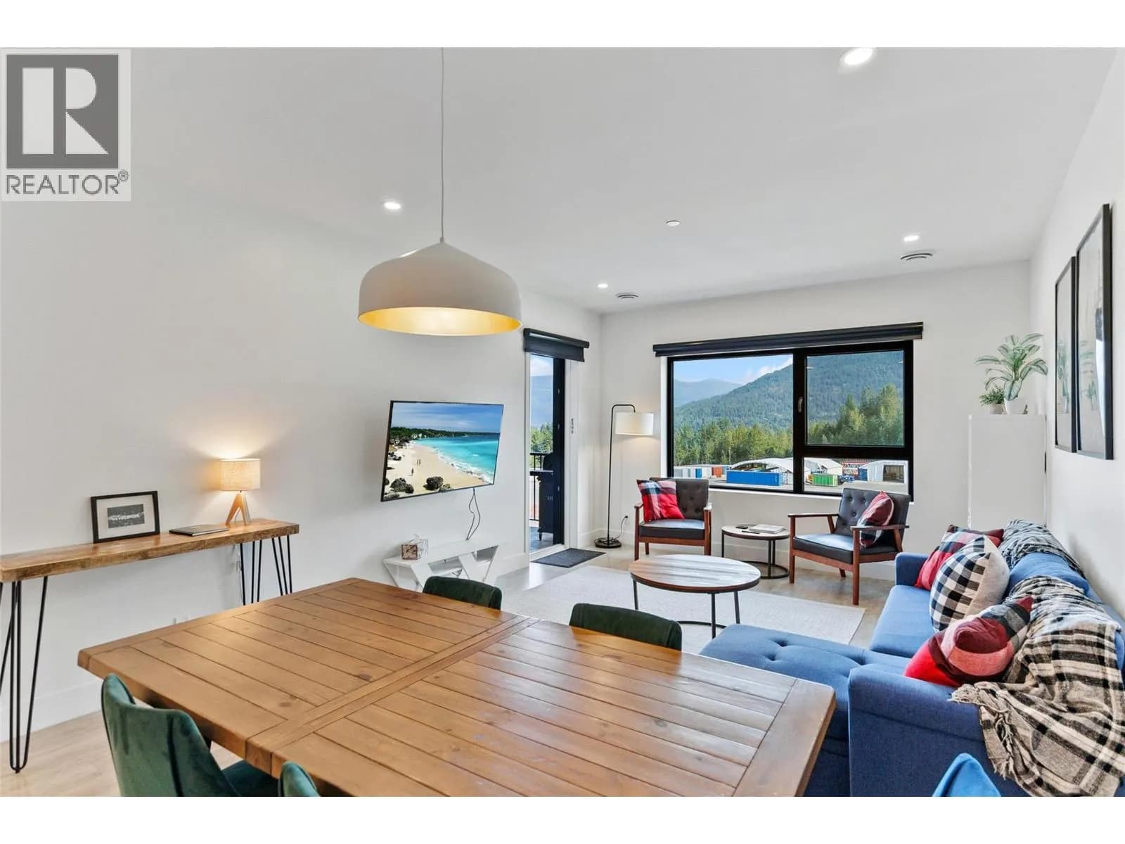 1701 Coursier Avenue, Revelstoke