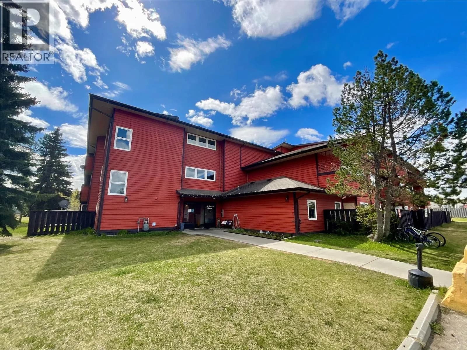 108 Spruce Avenue, Tumbler Ridge