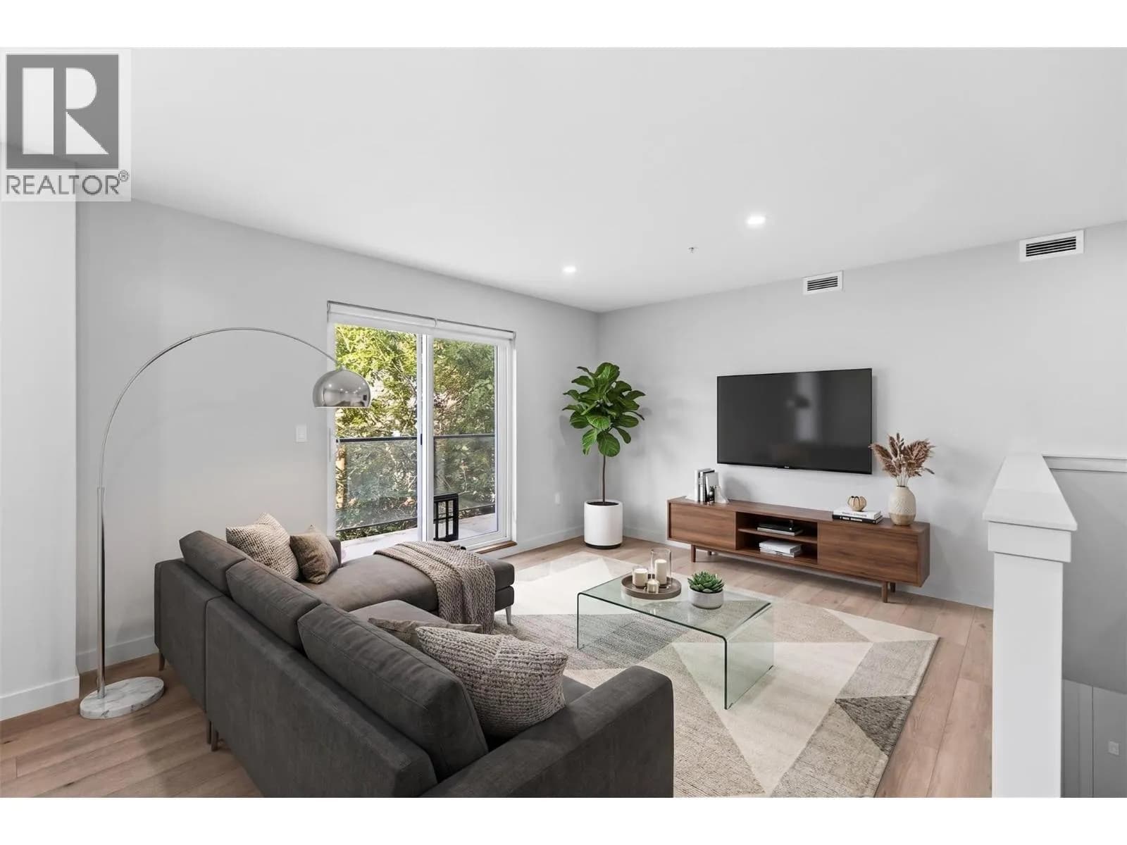 #106 3630 Mission Springs Drive, Kelowna, BC photo 5