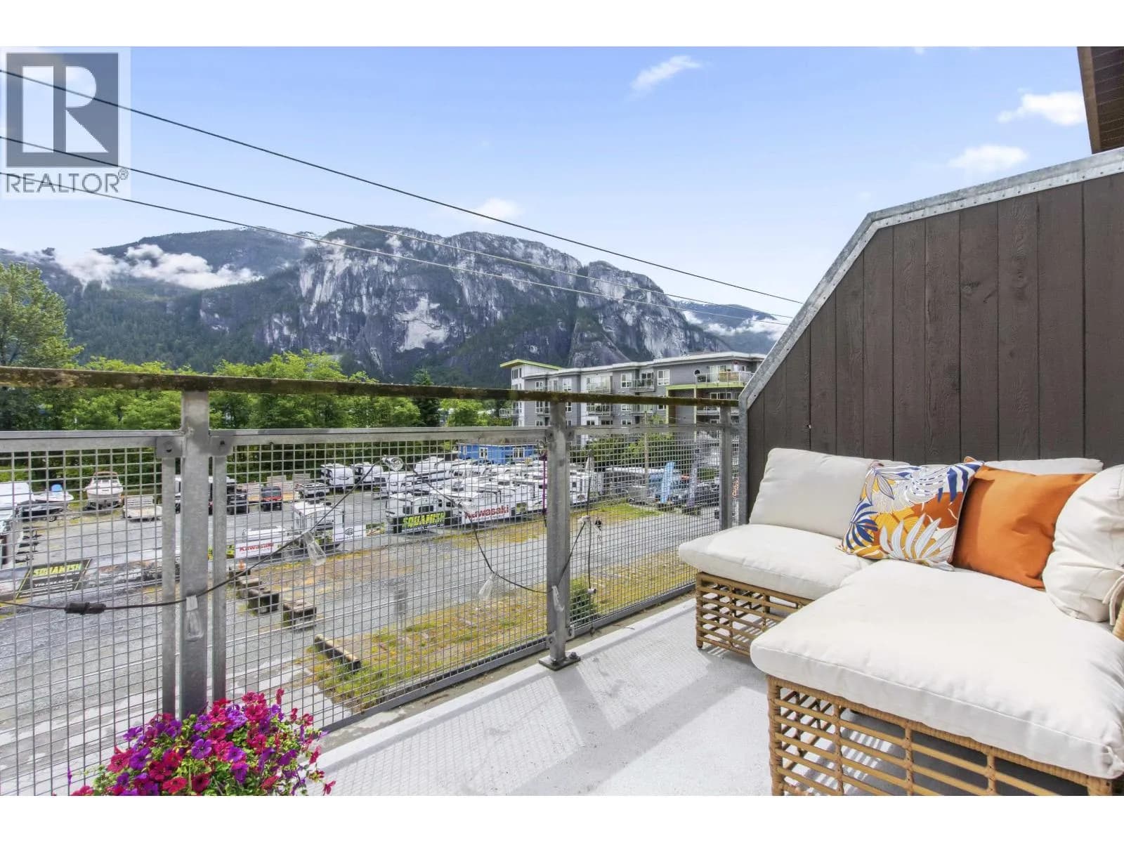 Cleveland Courtyards, Squamish