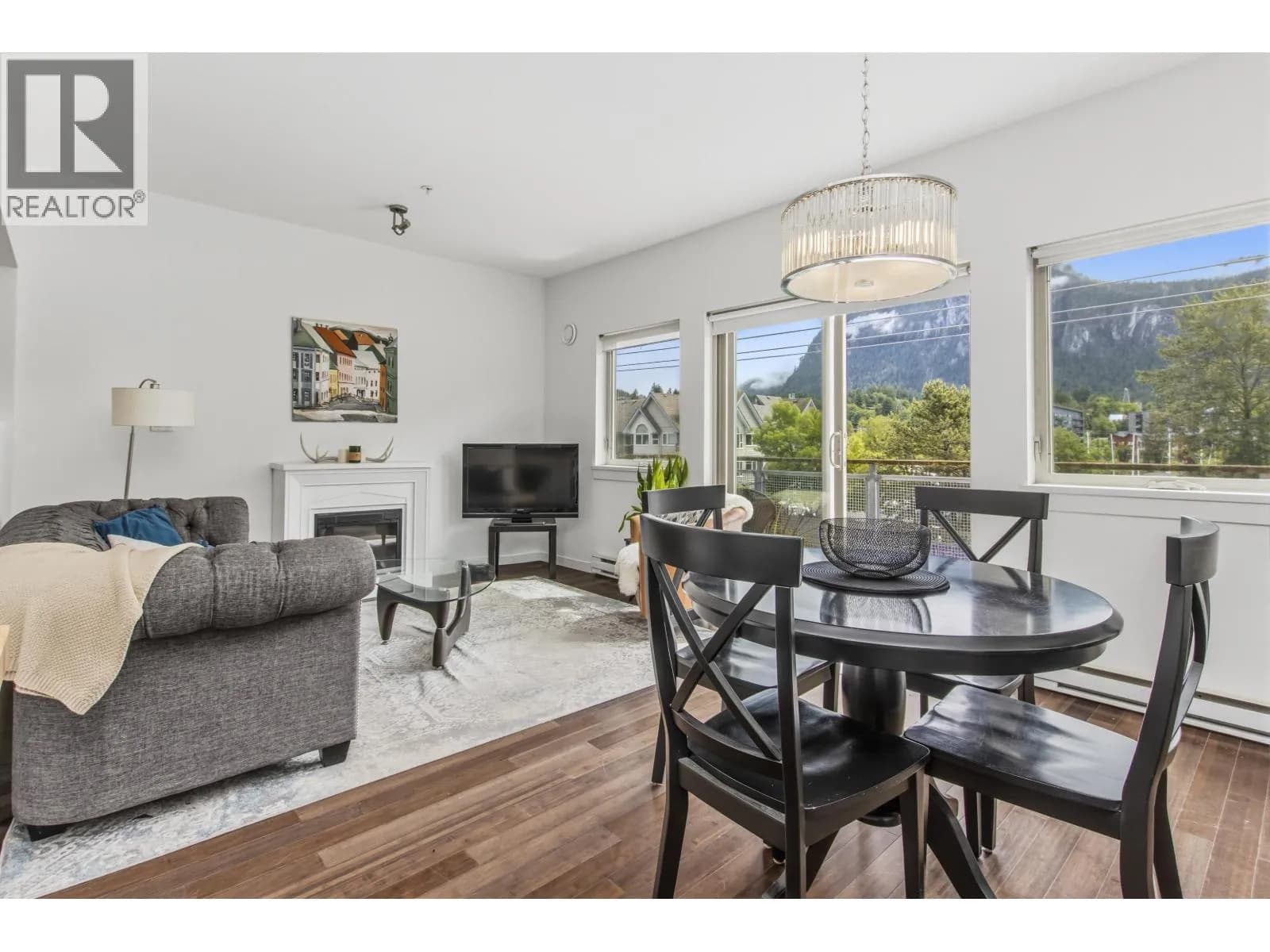 #306 38142 CLEVELAND AVENUE, Squamish, BC photo 5