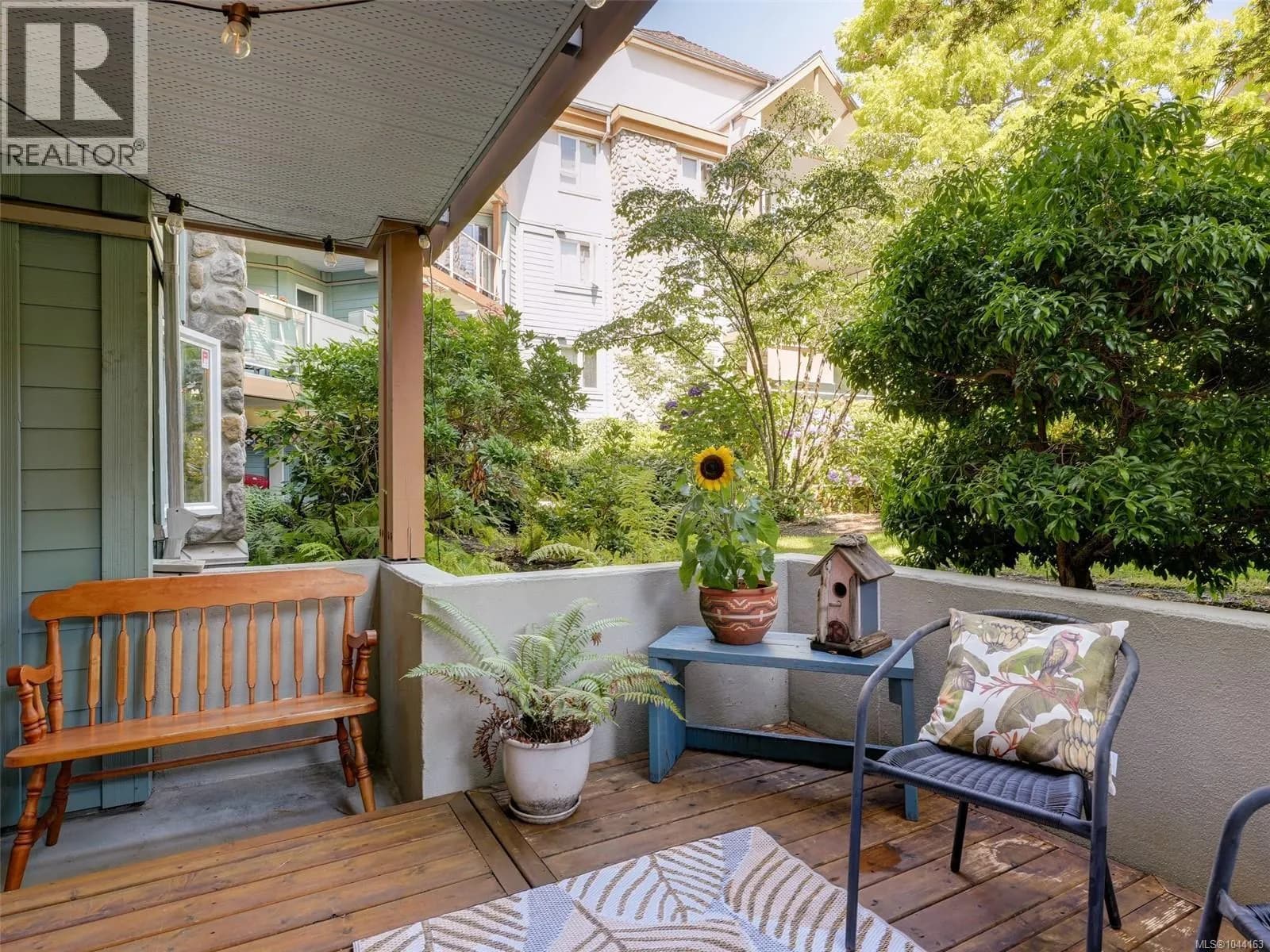 #110 494 Marsett Pl, Saanich, BC photo 3