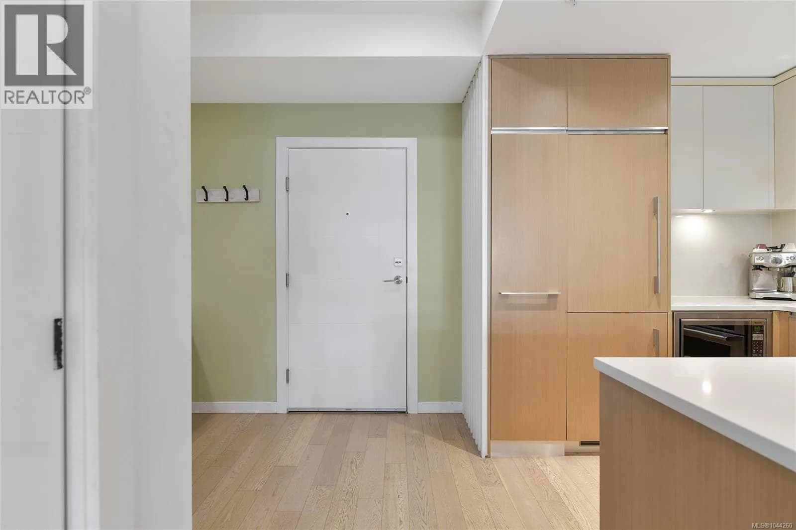 #211 1033 Cook St, Victoria, BC photo 3