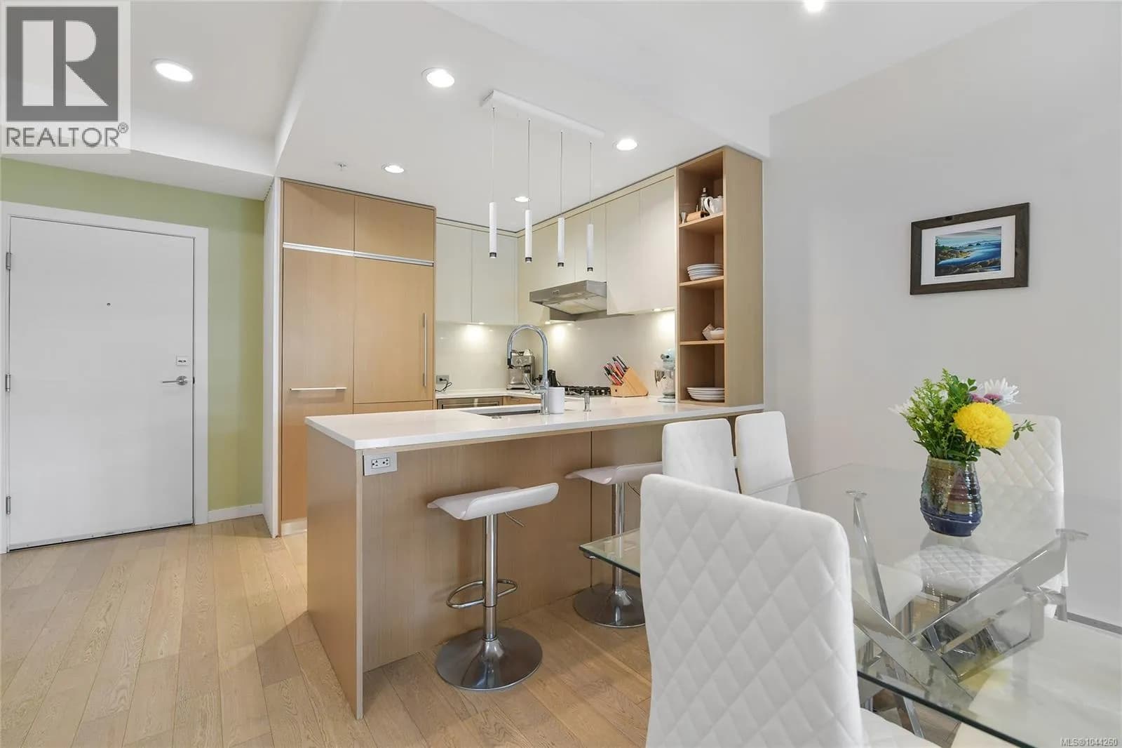 #211 1033 Cook St, Victoria, BC photo 4