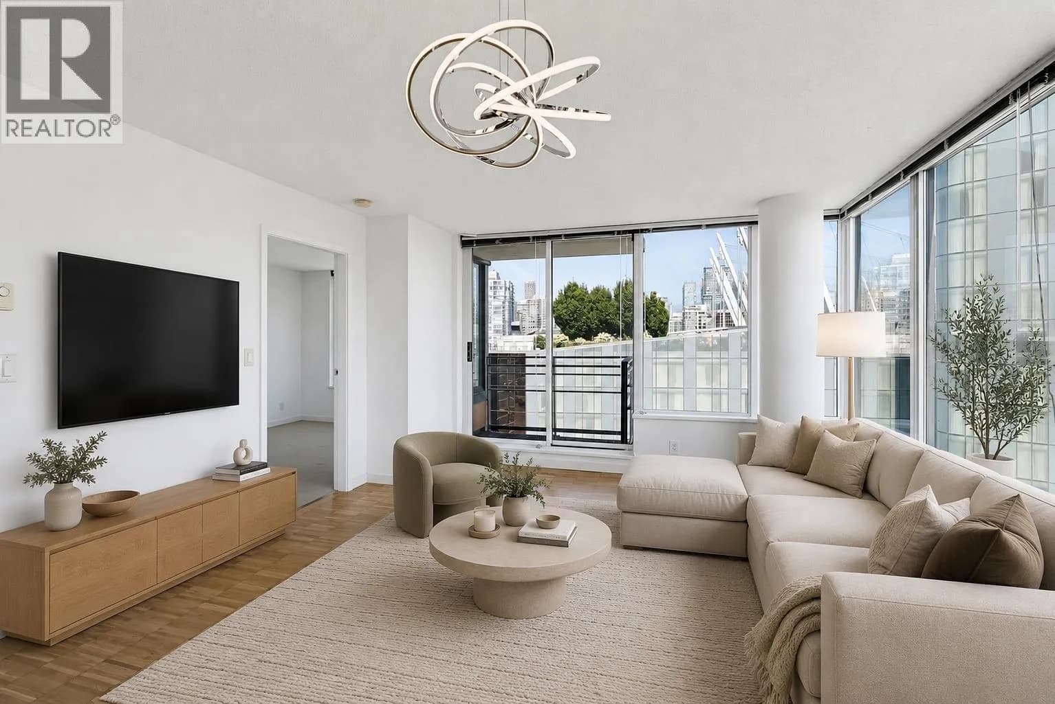 #2508 33 SMITHE STREET, Vancouver, BC photo 2