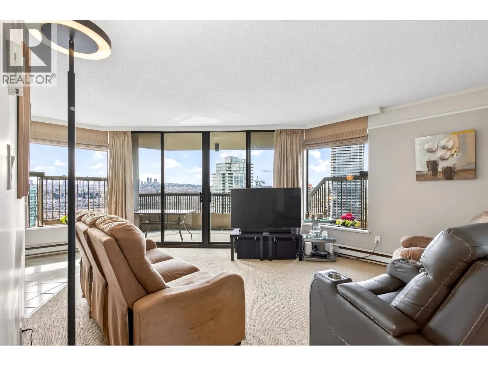 #1608 2041 BELLWOOD AVENUE, Burnaby, BC photo 3