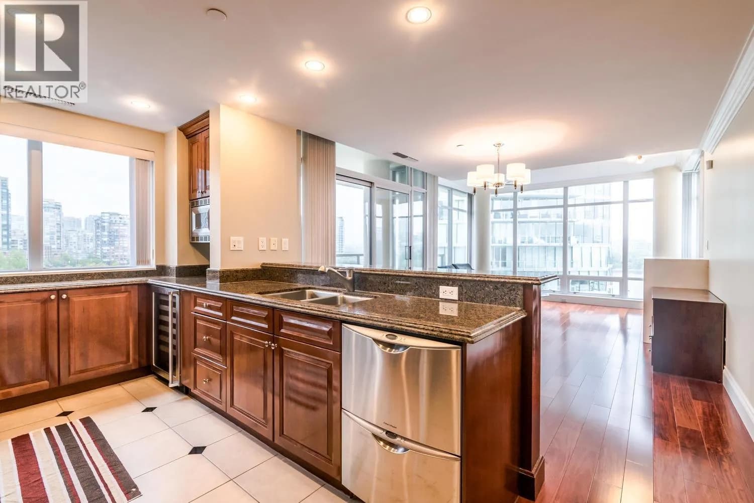#903 1515 HOMER MEWS, Vancouver, BC photo 4