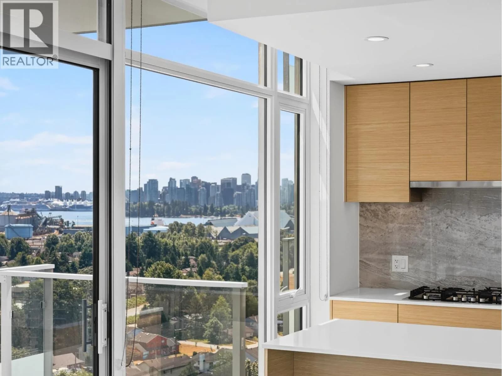 #1802 200 KLAHANIE COURT, West Vancouver, BC photo 3