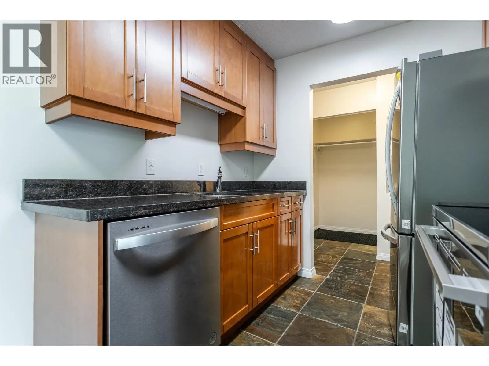 #209 275 W 2ND STREET, North Vancouver, BC photo 3