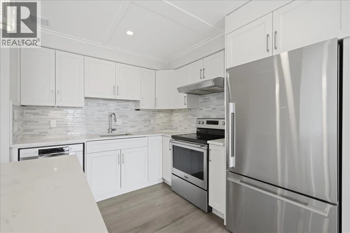 #802 1745 ESQUIMALT AVENUE, West Vancouver, BC photo 3