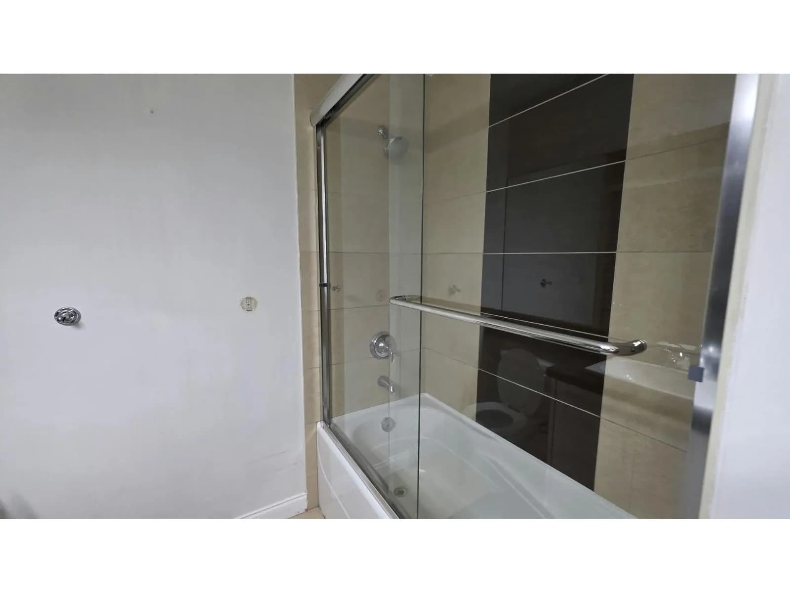 #409 19939 55A AVENUE, Langley, BC photo 2