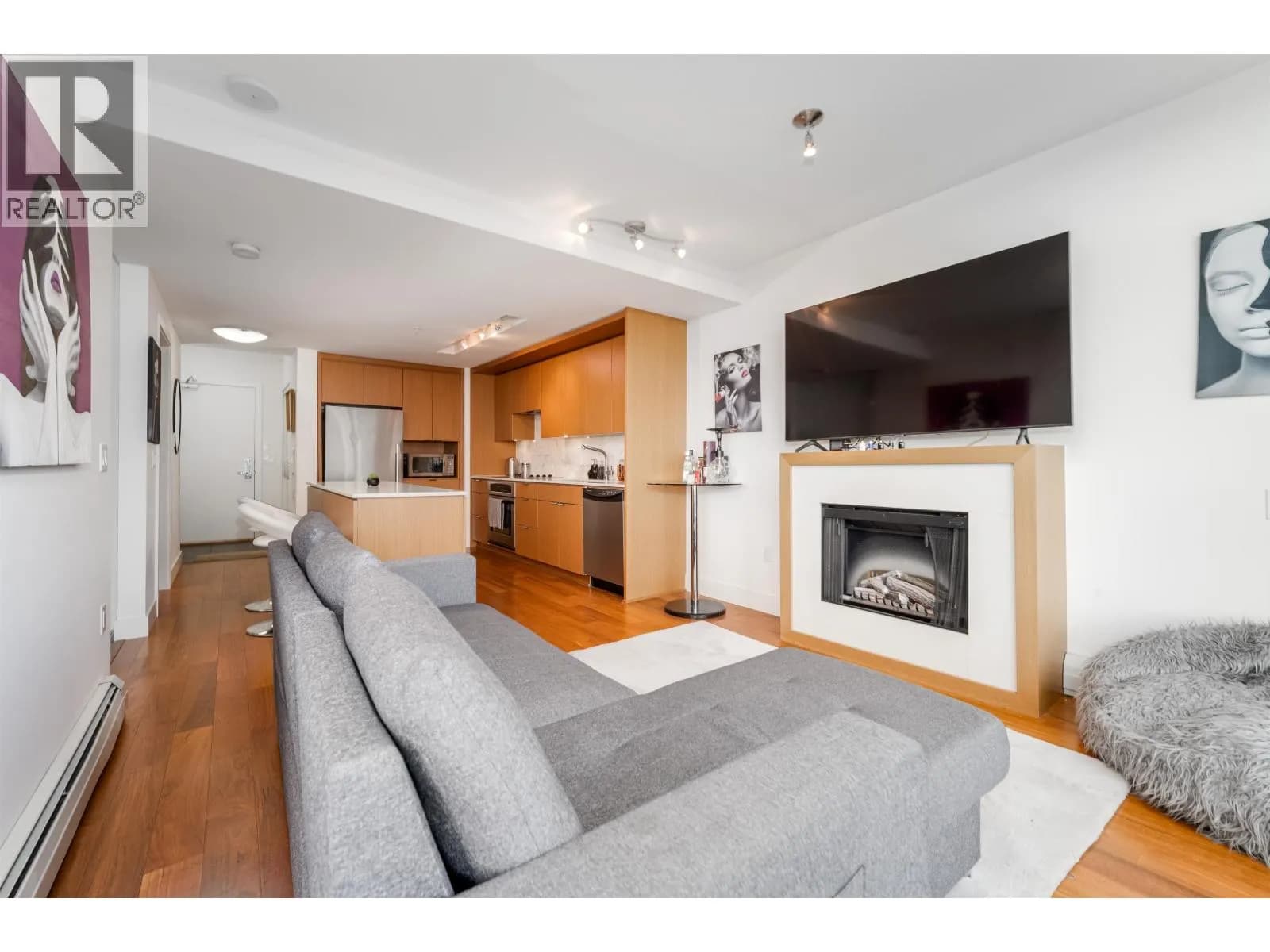 #1503 158 W 13TH STREET, North Vancouver, BC photo 4