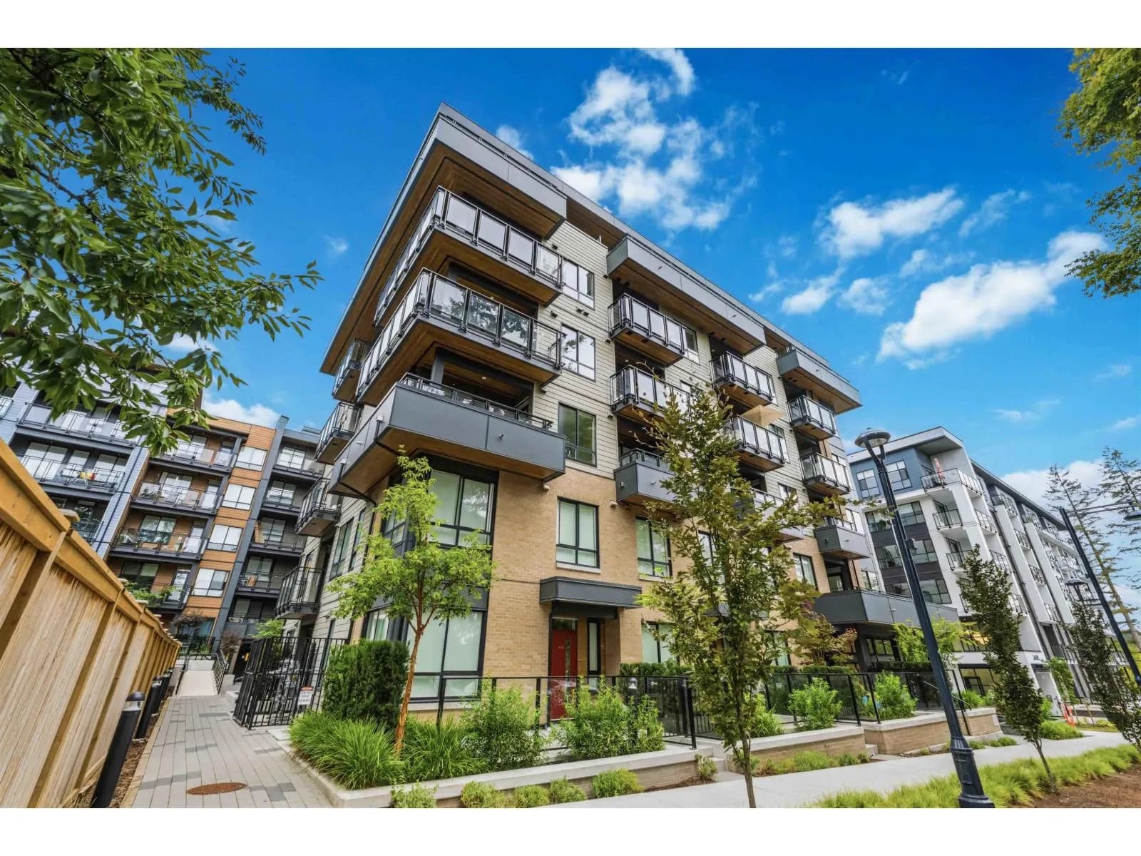 #403 13439 94A AVENUE, Surrey, BC photo 2