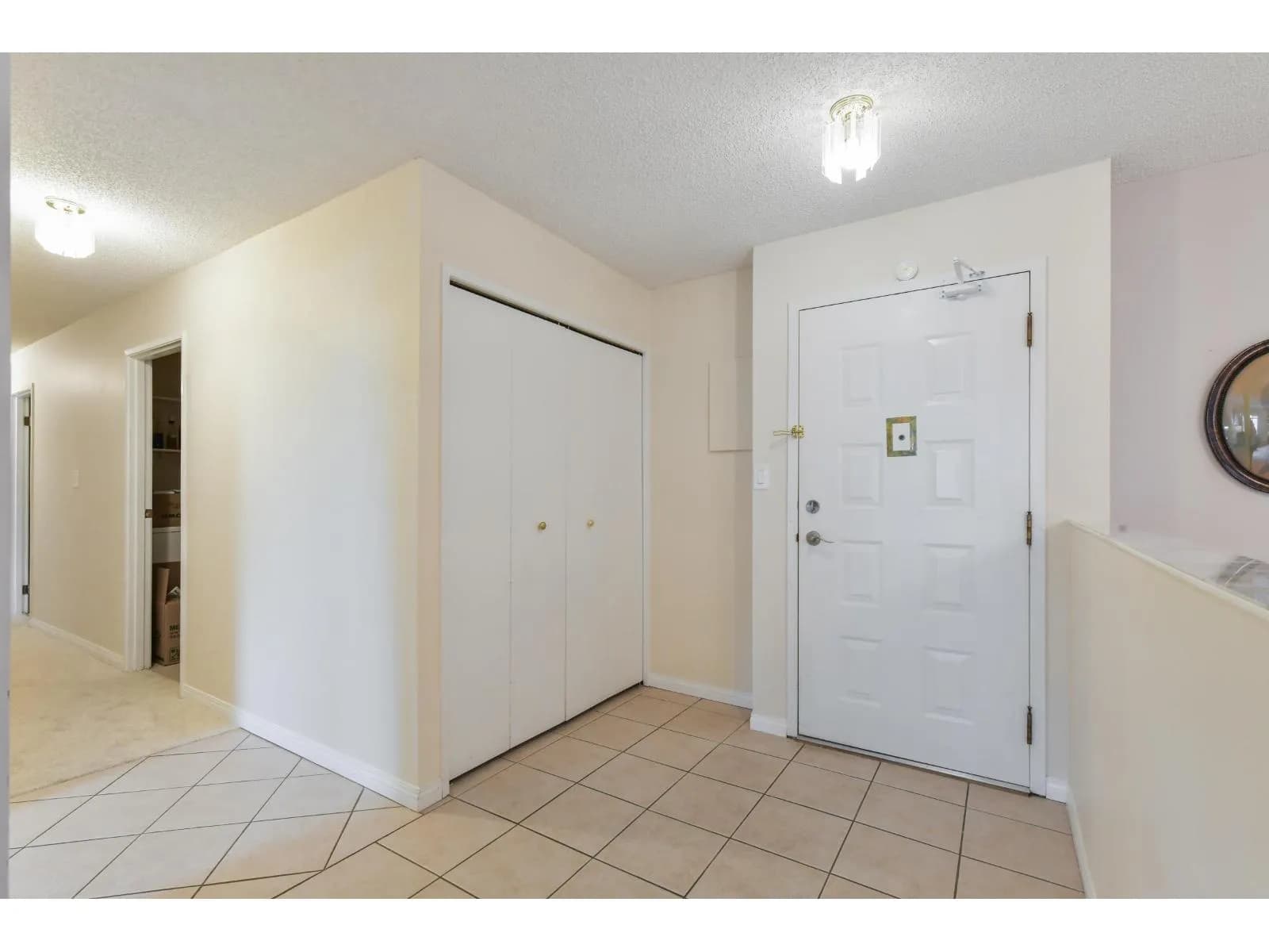 #305 1521 BLACKWOOD STREET, White Rock, BC photo 3