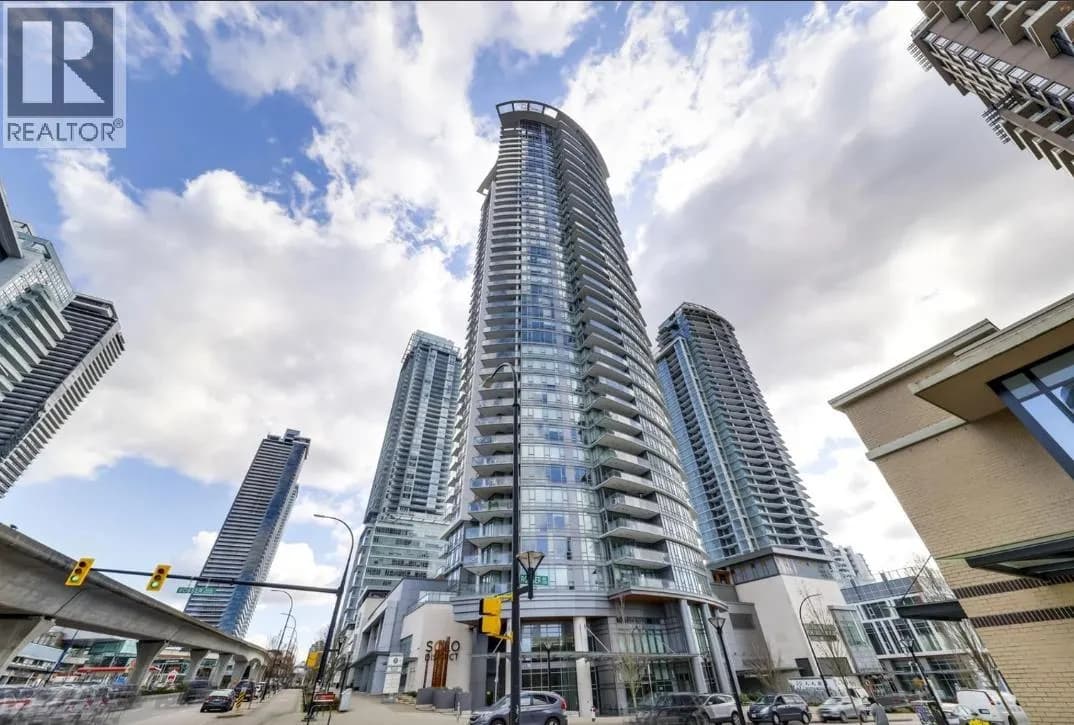 Solo Stratus, Burnaby