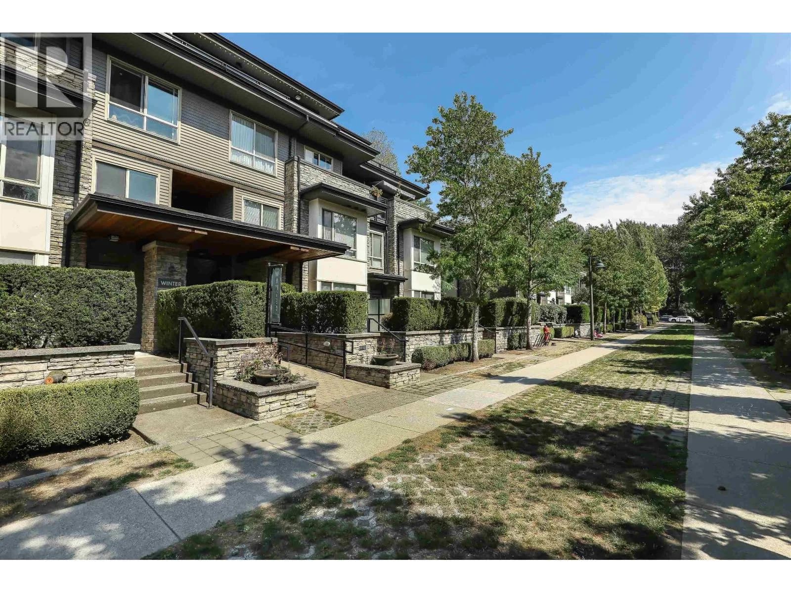 #304 7478 BYRNEPARK WALK, Burnaby, BC photo 4