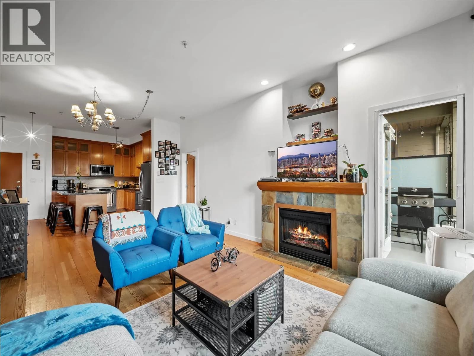 #308 250 SALTER STREET, New Westminster, BC photo 3