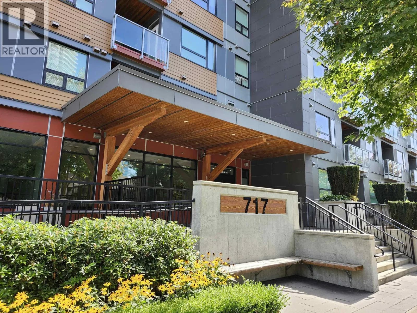 717 BRESLAY STREET, Coquitlam