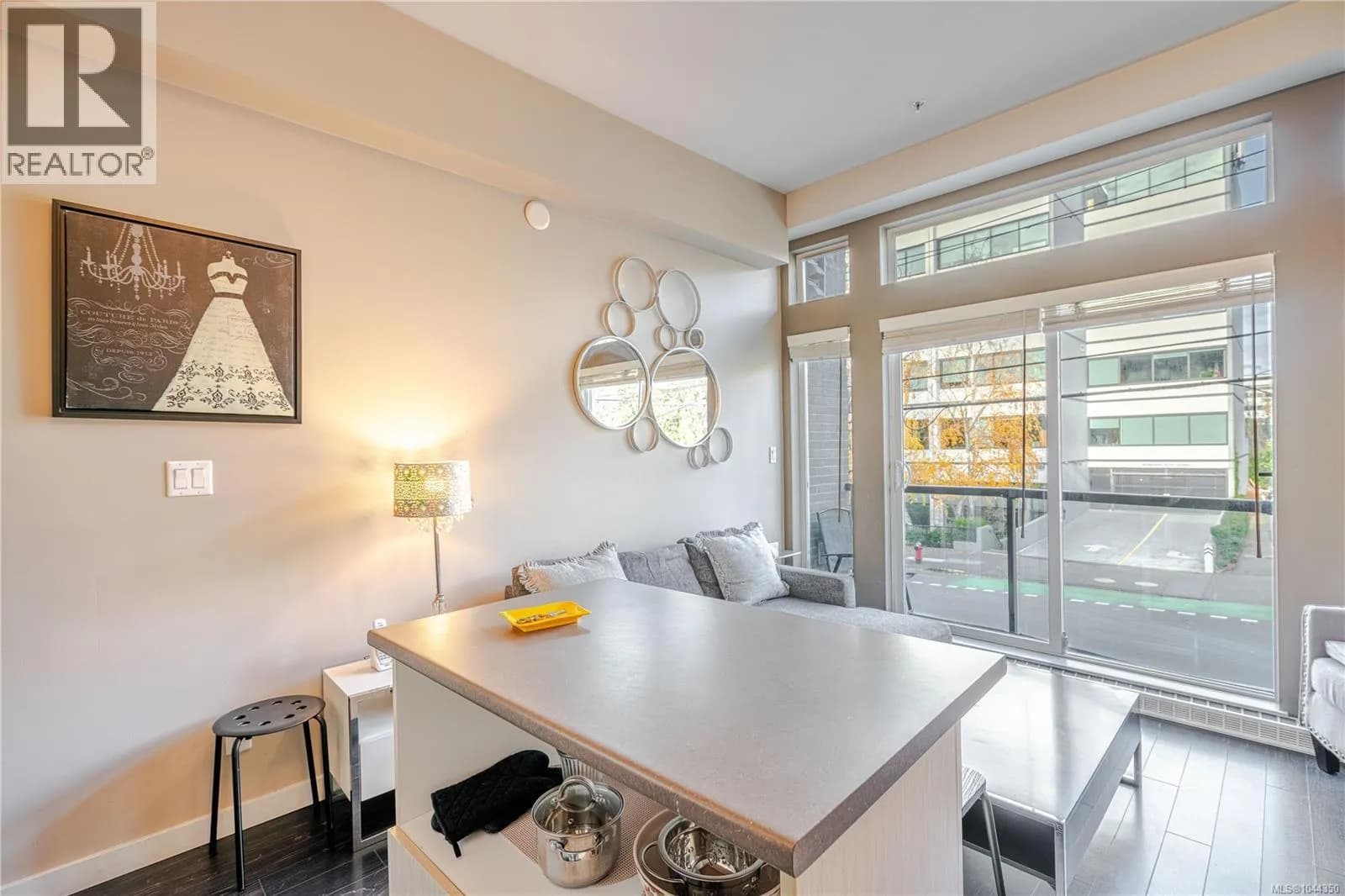 #203 1121 Fort St, Victoria, BC photo 5