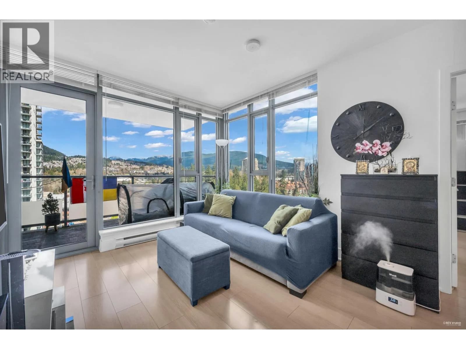 1188 PINETREE WAY, Coquitlam