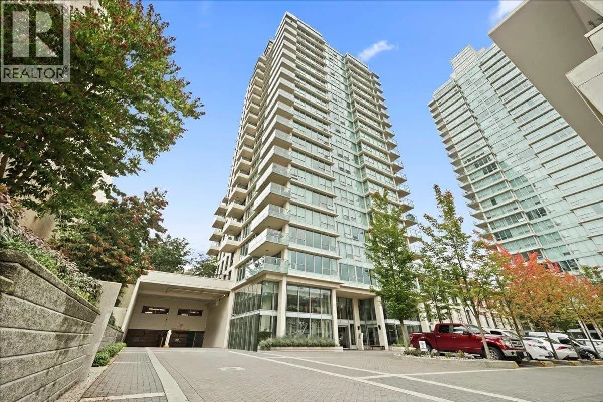 #807 2200 DOUGLAS ROAD, Burnaby, BC photo 2