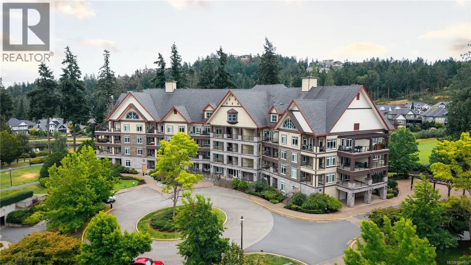 #203 1375 Bear Mountain Pkwy, Langford, BC photo 2