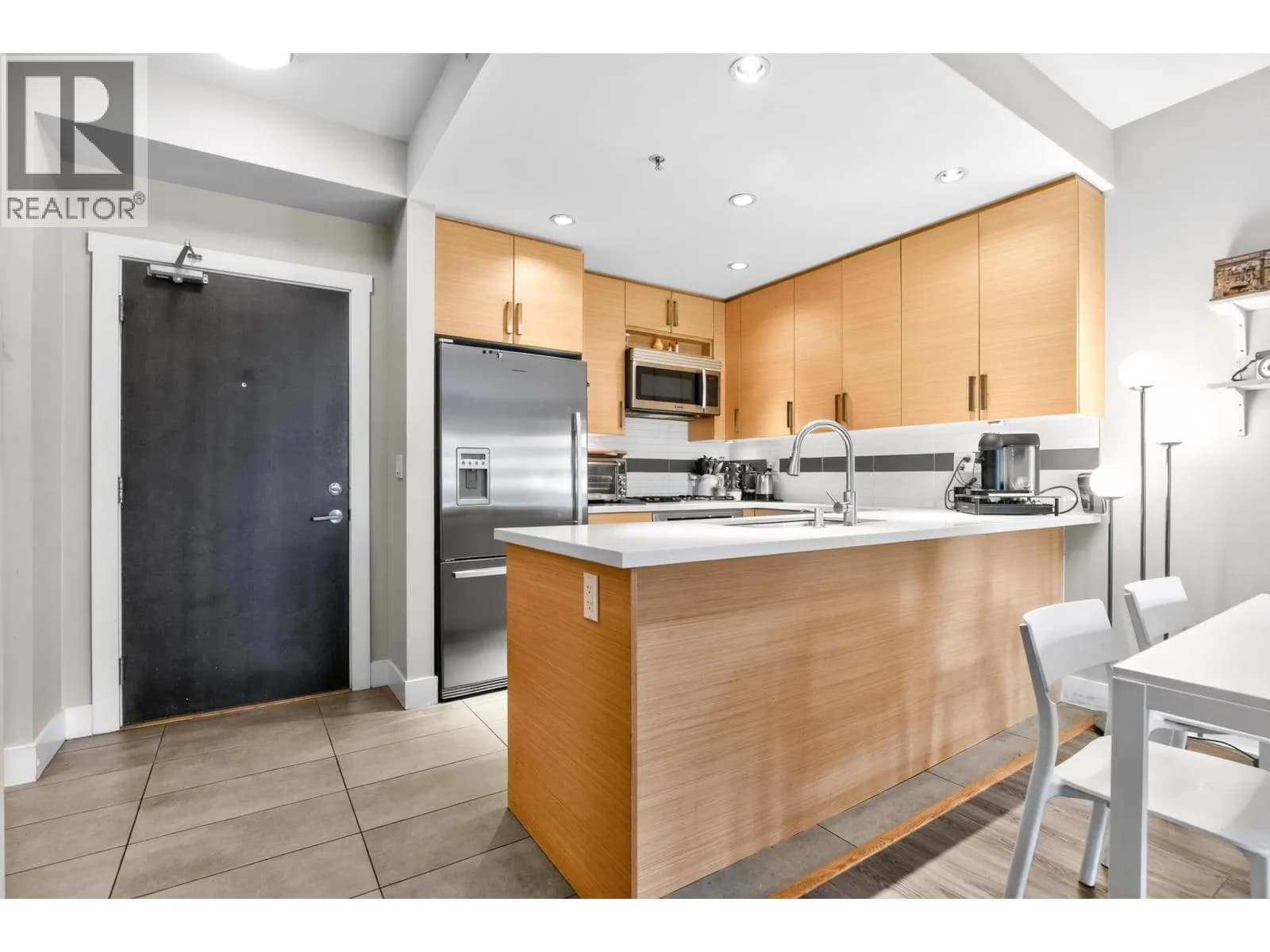 #202 4710 HASTINGS STREET, Burnaby, BC photo 5