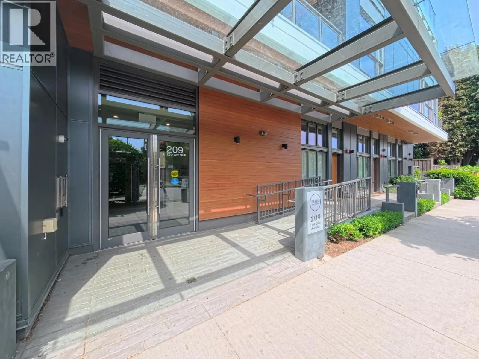 #303 209 E 20TH AVENUE, Vancouver, BC photo 1
