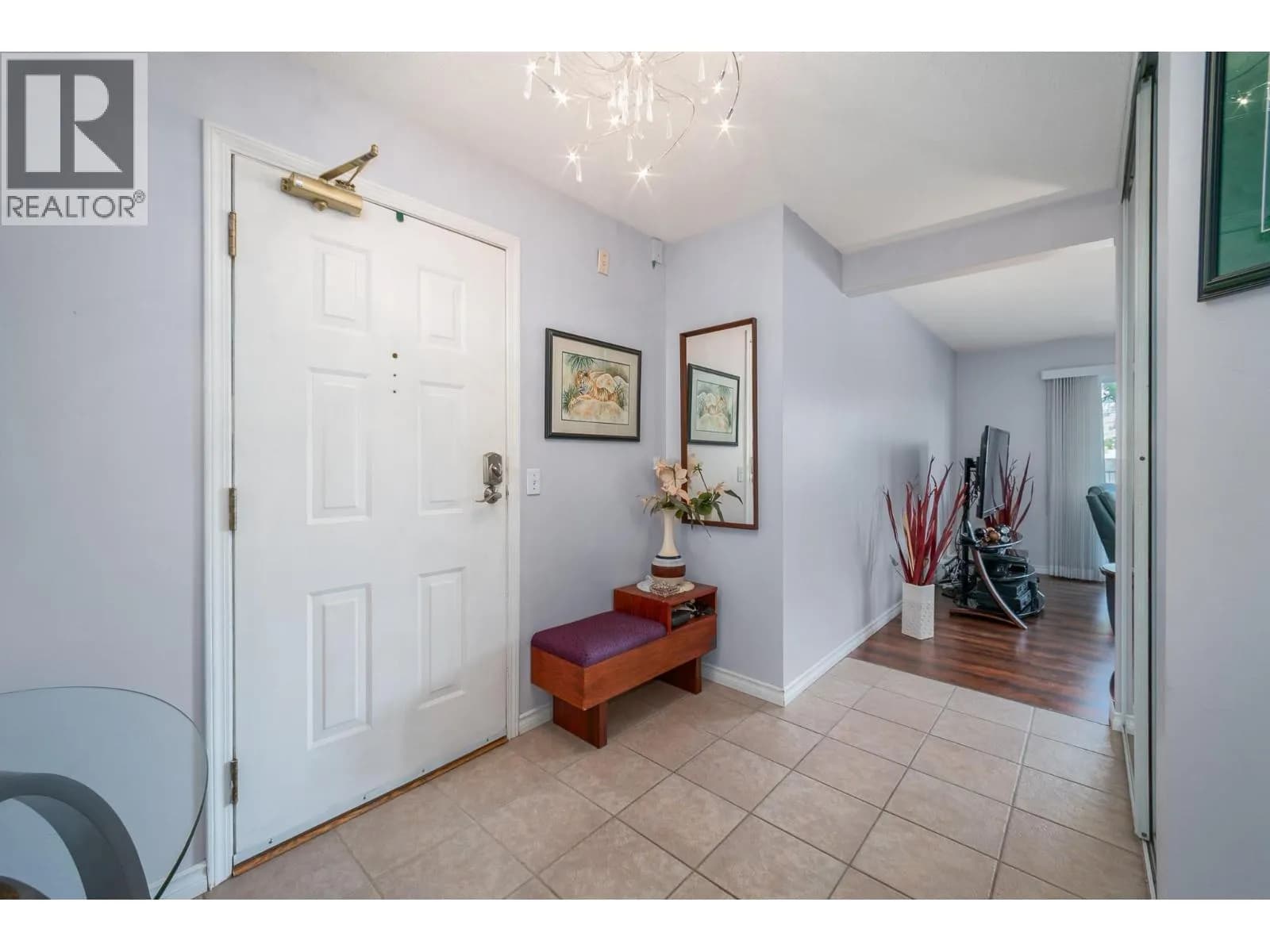 #103 878 Bernard Avenue, Kelowna, BC photo 2