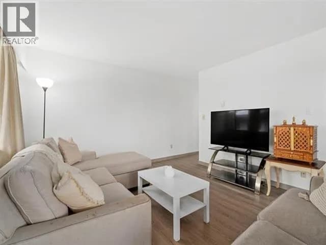 #301 11957 223 STREET, Maple Ridge, BC photo 4