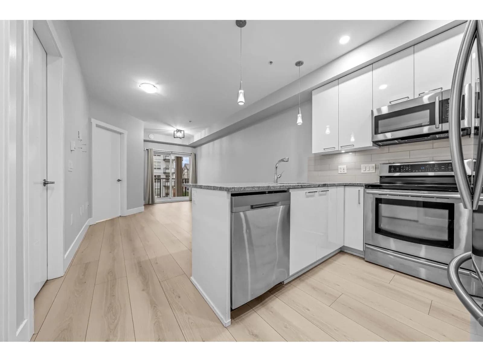 #208 20175 53 AVENUE, Langley, BC photo 2
