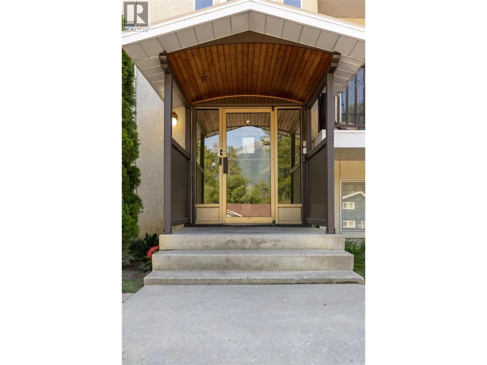 #101 40 RIDGEMONT Avenue, Fernie, BC photo 4