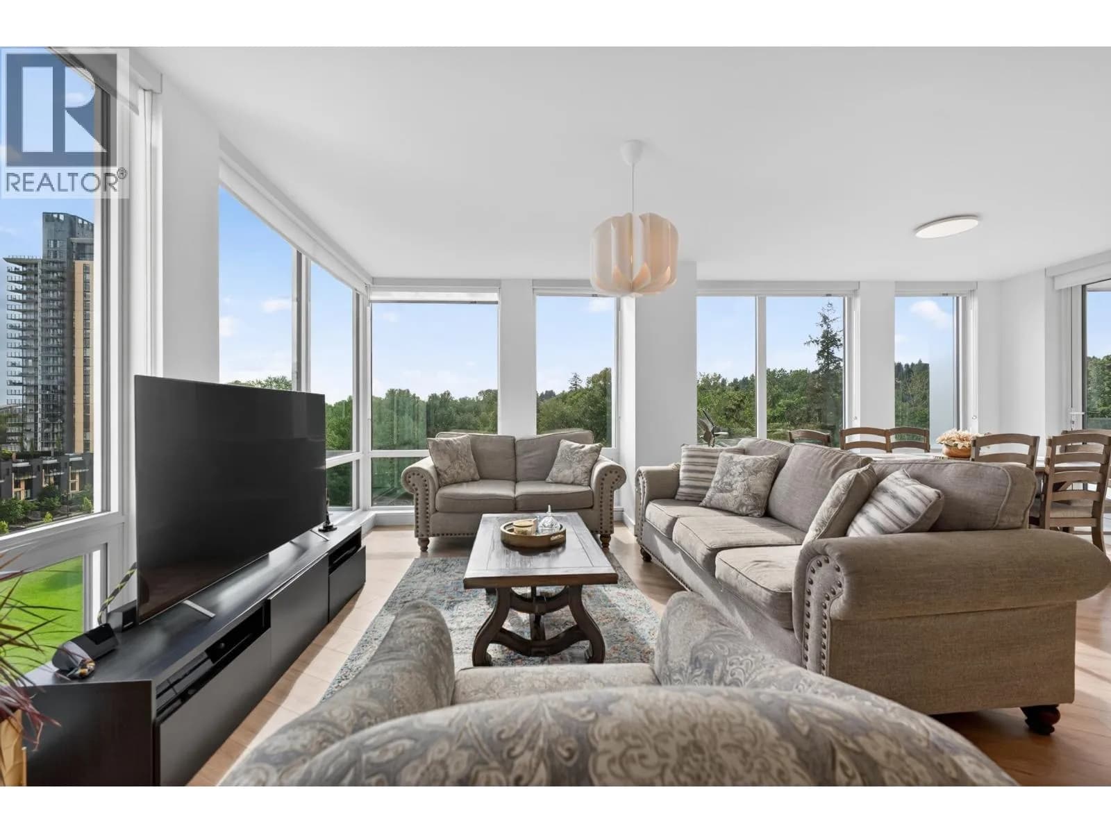 #807 1500 FERN STREET, North Vancouver, BC photo 2