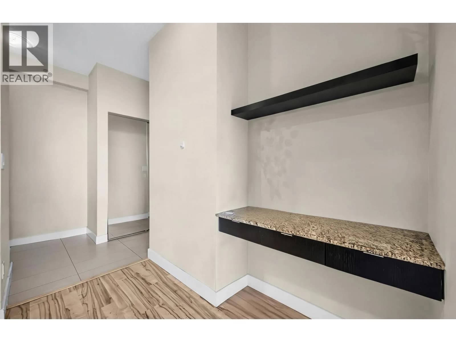 #1606 7088 18TH AVENUE, Burnaby, BC photo 4