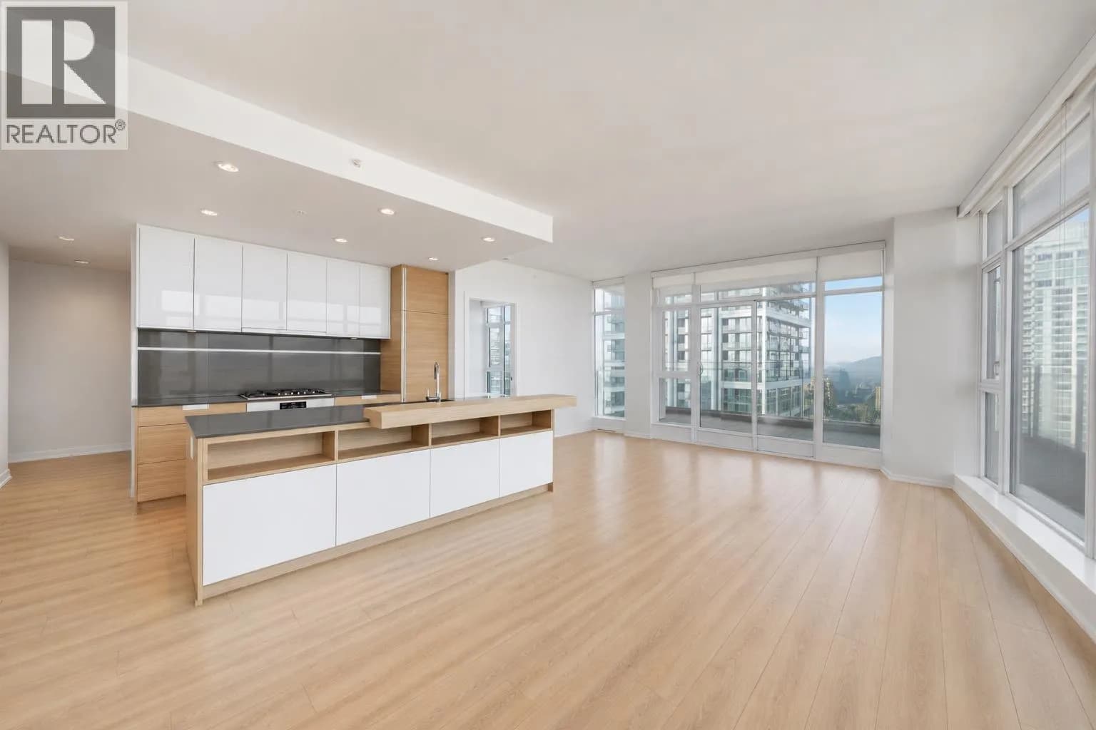 #3503 4688 KINGSWAY, Burnaby, BC photo 1