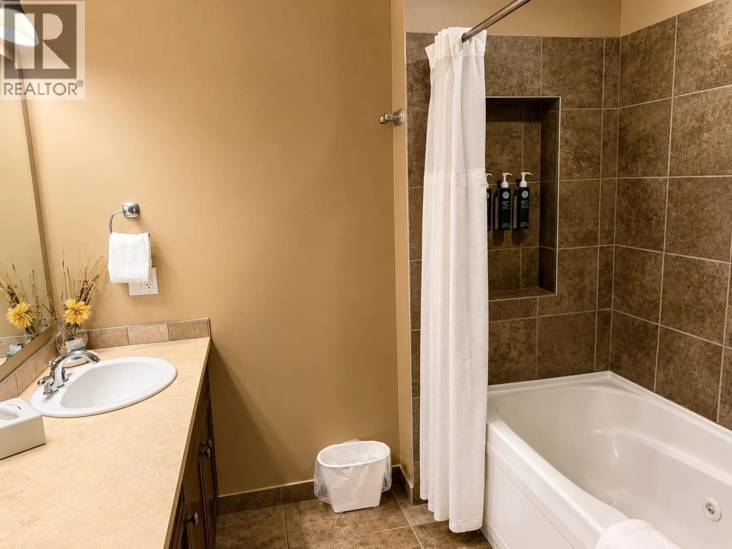 #521 500 BIGHORN Boulevard, Radium Hot Springs, BC photo 4