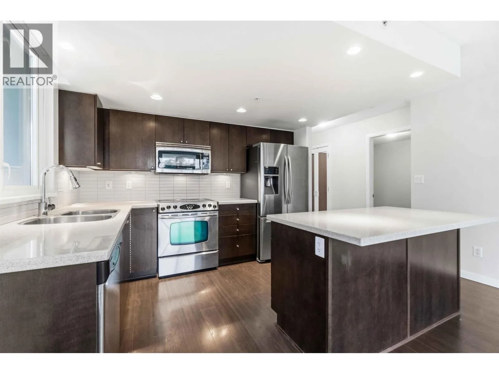 #402 4400 BUCHANAN STREET, Burnaby, BC photo 5