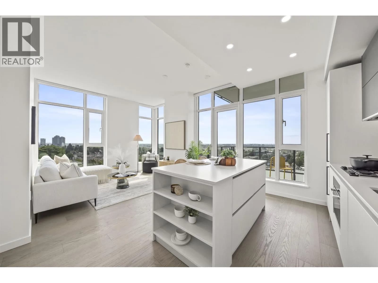 #905 8415 GRANVILLE STREET, Vancouver, BC photo 3