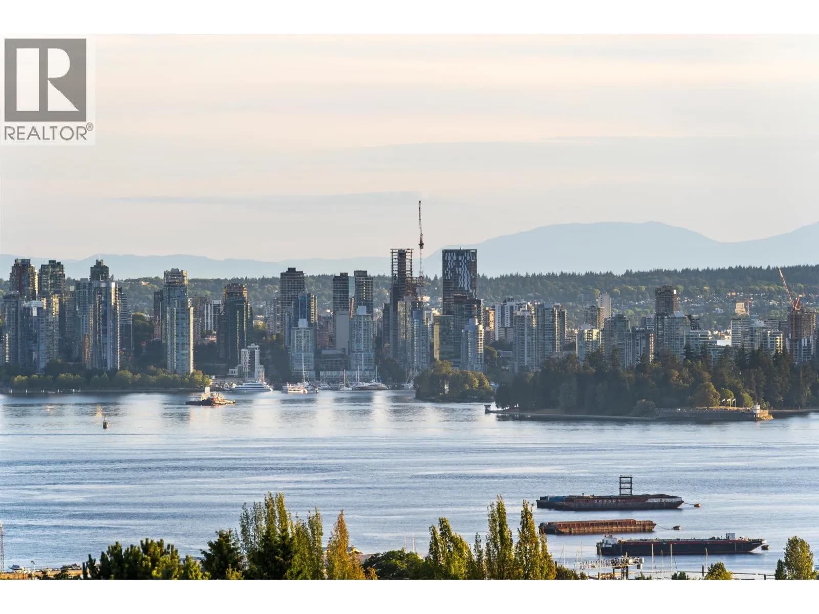 #801 120 W 16TH STREET, North Vancouver, BC photo 4